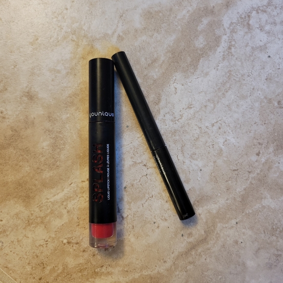 Yunique Makeup Set - Picture 1 of 3